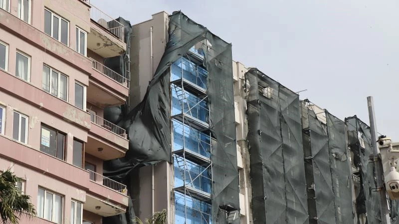 Denizli’de vatandaşlar caddede yürümekte güçlük çekti
