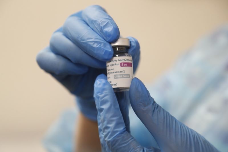 AstraZeneca çocuklar üzerindeki aşı denemelerini durdurdu
