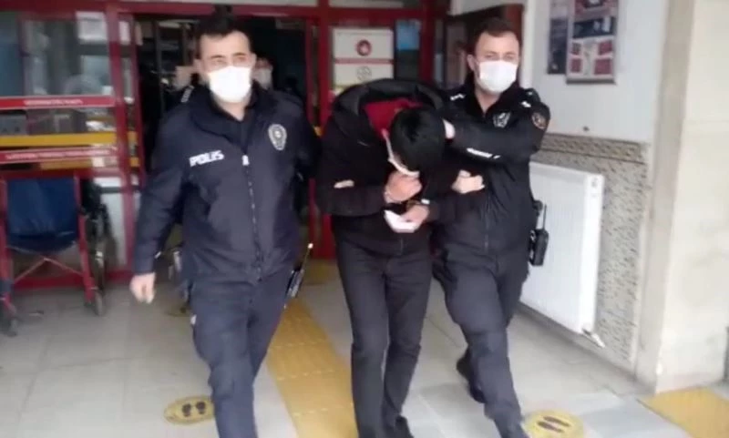 Hem çevreye rahatsızlık verdiler hem de polise hakaret ettiler
