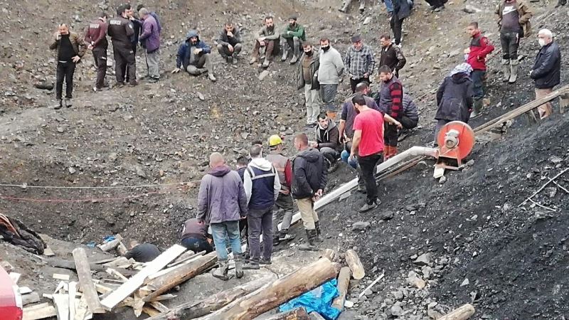 Kaçak maden ocağında mahsur kalan işçi çıkarıldı
