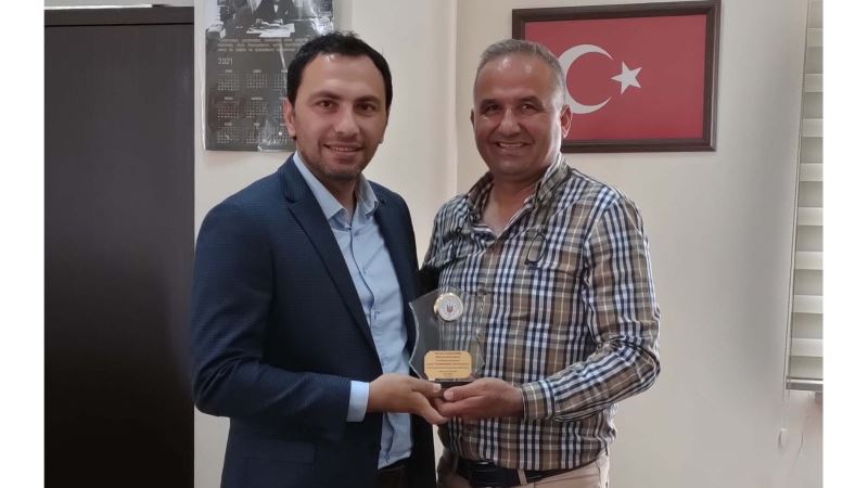 MEÜ Öğretim Üyesi Doç. Dr. Hüseyin Gümüş’e ‘Yılın En İyi Sportif Davranış’ ödülü
