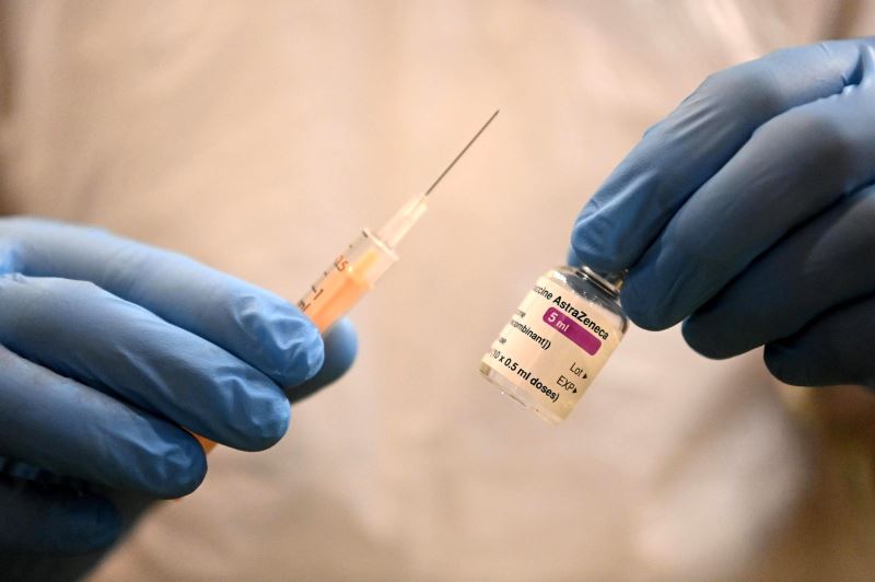 İngiltere’de, 30 yaşın altındaki kişilere AstraZeneca aşısının yapılmaması önerildi

