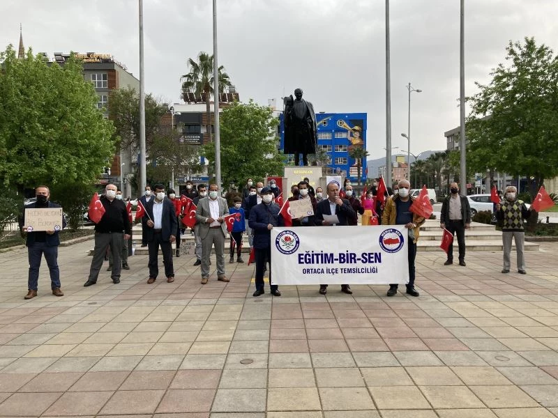 Ortaca’da Eğitim Bir-Sen’den emekli amirallerin açıklamasına tepki
