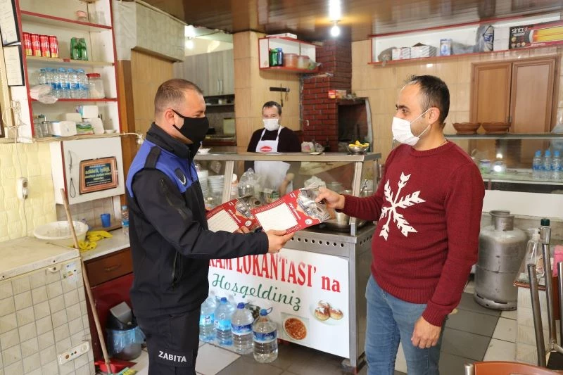 Burhaniye’de imsakiyeler dağıtılmaya başlandı
