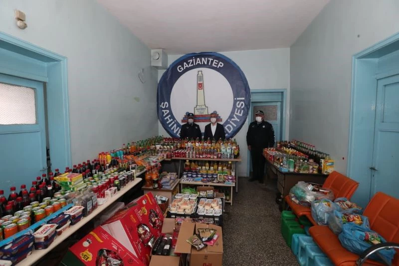 Zabıta tarihi geçmiş 6 bin 287 ürünü imha etti
