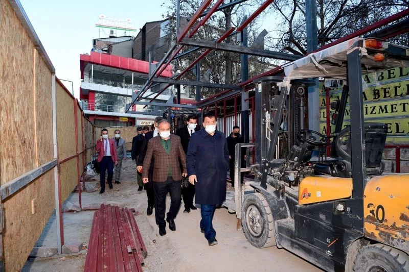 Malatya Büyükşehir, Çilesiz otobüs durağını yeniliyor
