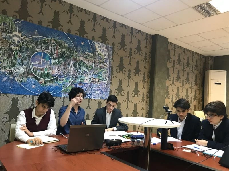 Bakan Selçuk, Uluslararası Arapça Münazaraları’nda 1’inci olan öğrencileri kutladı
