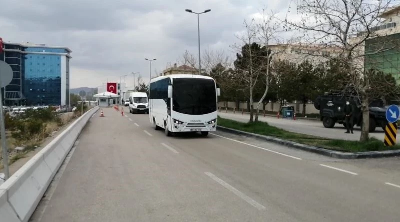 Bildiri yayınlayan 10 amiral adliyeye sevk edildi
