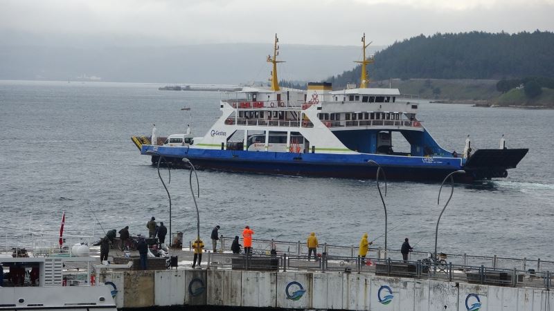 Bozcaada’ya feribot seferleri yapılamıyor
