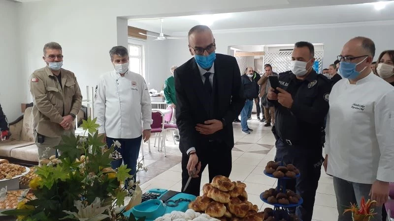 Profesyonel aşçılar Söke polisinin haftasını kutladı
