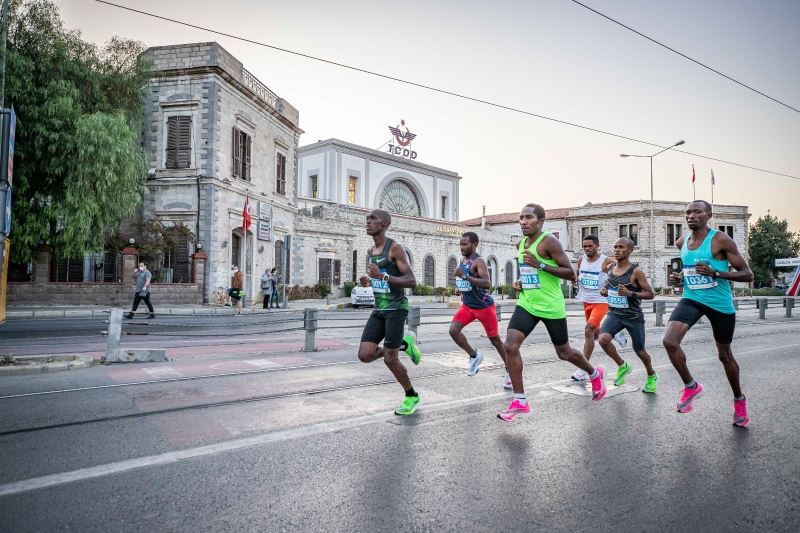 İzmir’de ulaşıma maraton ayarı
