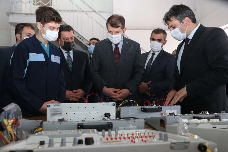 Meslek liselerini memleket meselesi olarak görüyoruz
