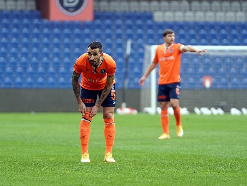 Başakşehir az atıp çok yiyor
