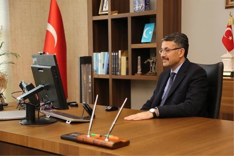 Vali Çelik’ten öğrencilere: “Karamsarlığa kapılmayın, zihninize sınır koymayın”
