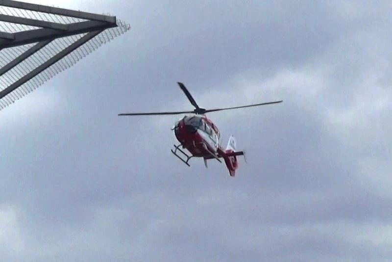 Düşen askeri eğitim uçağından kurtarılan pilotlar hastanede
