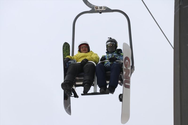 Davraz Kayak Merkezi iki ayda 300 bin ziyaretçiyi ağırladı