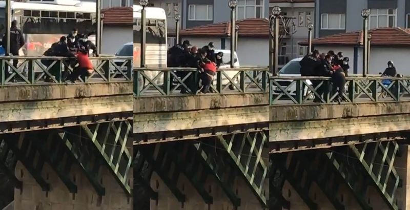 Köprüden atlamak isteyen şahsı polis ekipleri kurtardı
