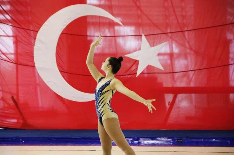 Aerobik Cimnastik Türkiye Şampiyonası Manisa’da başladı
