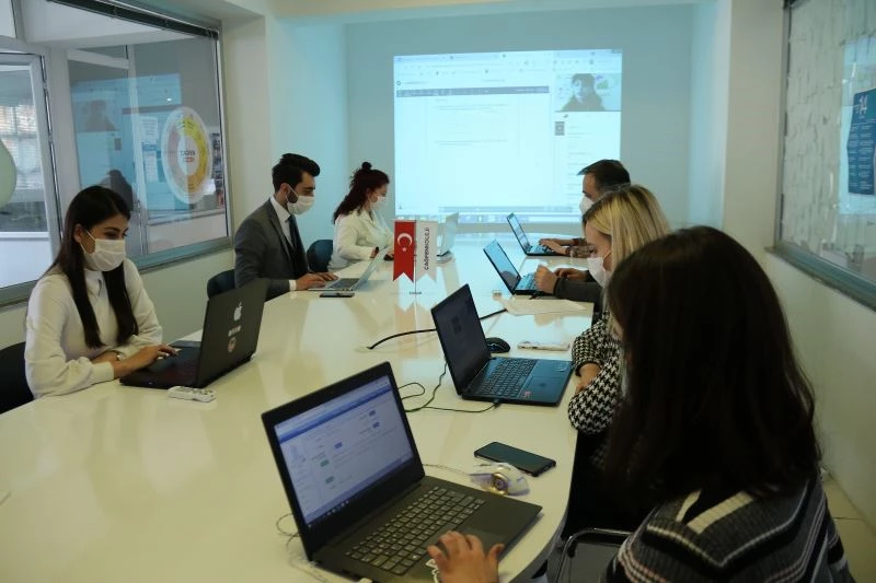 Bu sistemle online derslerde katılım ölçülebiliyor
