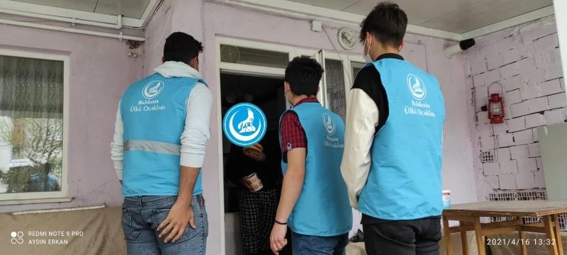 Ülkü Ocaklarından her gün 300 kişilik sıcak yemek
