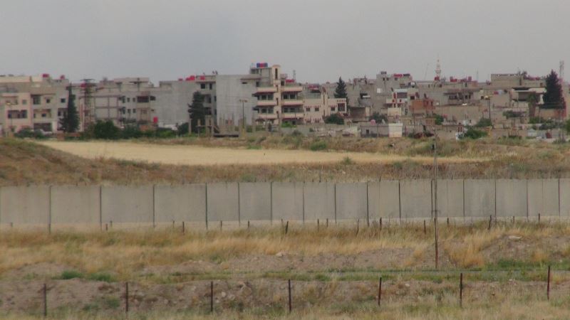 Suriye sınırı ’güvenlik duvarı’ ile örüldü
