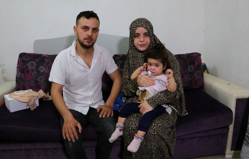 2 yaşındaki Mariya bağırsağına takılan torbayla hayata tutunuyor
