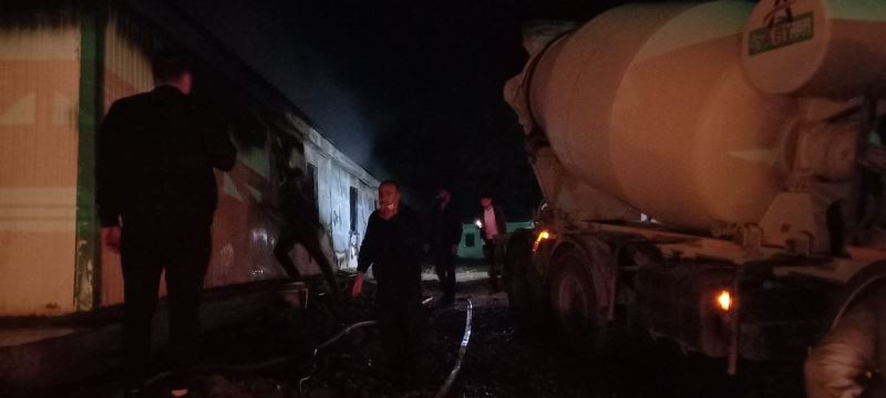 Artvin’de yol inşaatında çalışan işçilerin kaldığı konteynerde yangın çıktı
