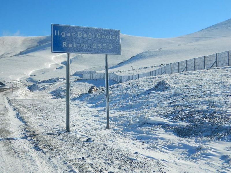 Posof’a Mayıs karı yağdı
