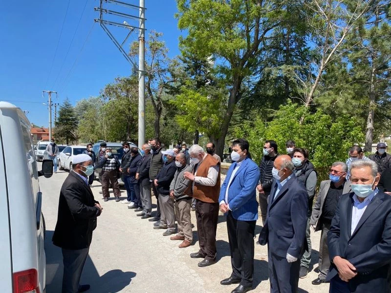 Eski Bakan Akcan’ın acı günü
