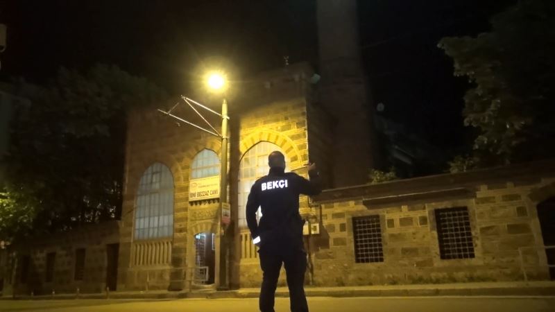 Bursa’da tarihi camide hırsızlık alarmı
