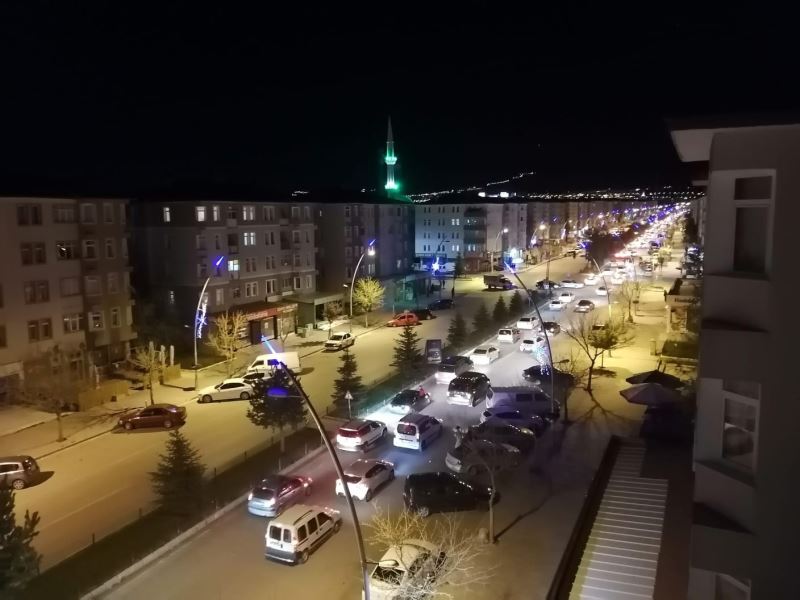 Erzurum’da yüzlerce araç konvoy yaparak İsrail’e tepki gösterdi
