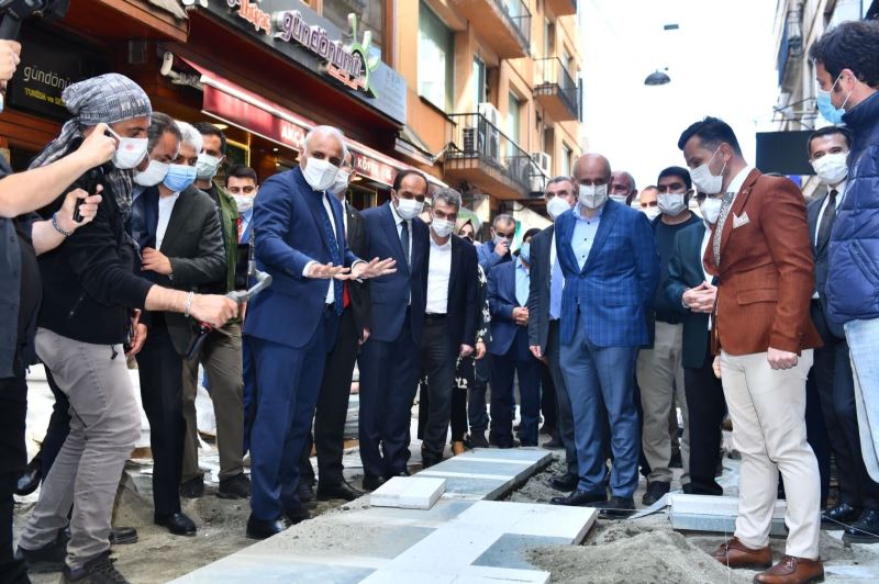 Bakan Adil Karaismailoğlu Trabzon’daki alt yapı çalışmalarını yerinde inceledi
