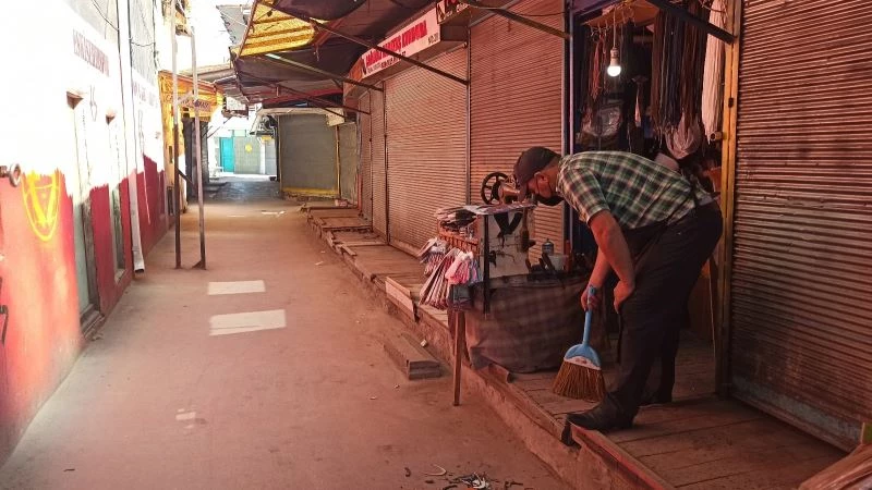 Ayakkabı tamircileri de o eski bayramları arıyor
