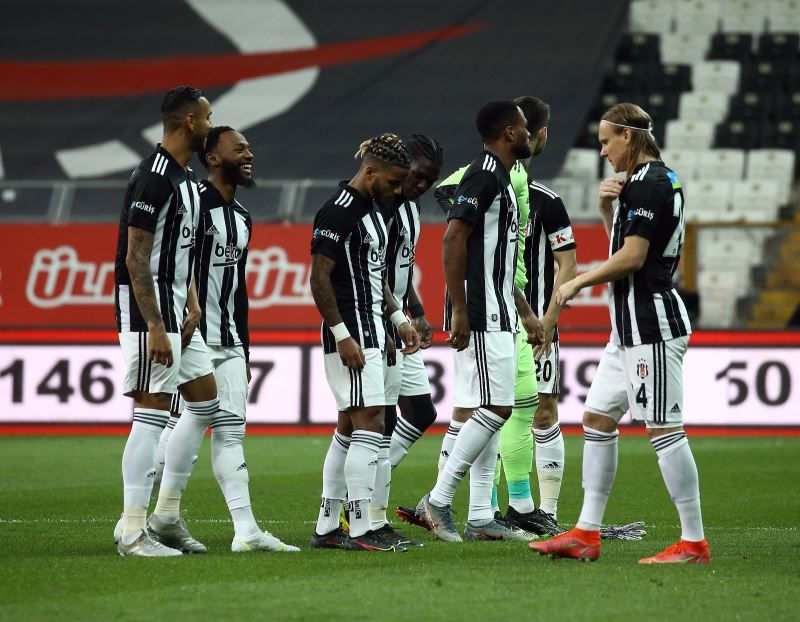 Süper Lig: Beşiktaş: 0 - Karagümrük: 0 (Maç devam ediyor)

