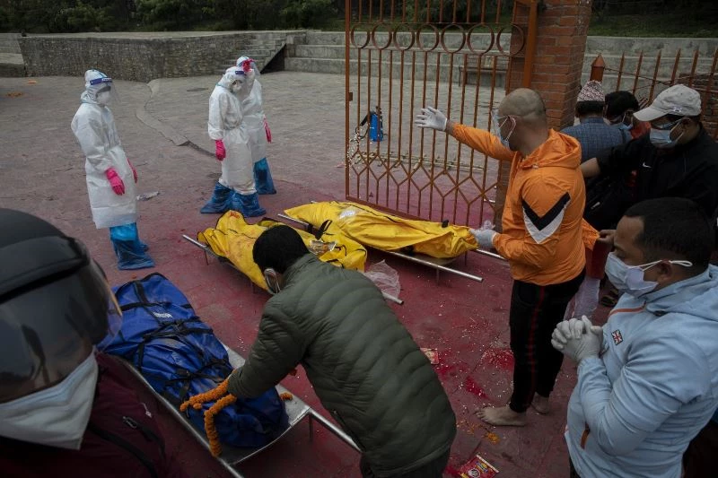 Nepal’den dağcılara çağrı: “Oksijen tüplerini geri getirin”
