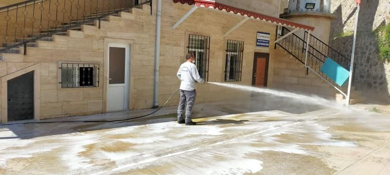 Altınordu’da ibadethanelerde bayram temizliği
