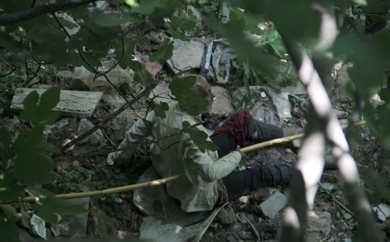 Yaşlı adam düştüğü dere yatağında 5 gün ölüm kalım mücadelesi verdi
