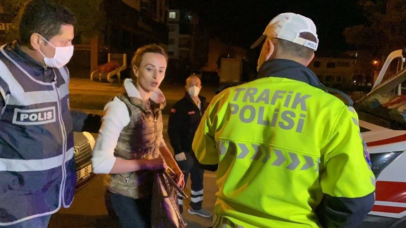 Sevgilisini darp edip zorla kaçırmak isterken yakalandı, CD ve arabasının derdine düştü
