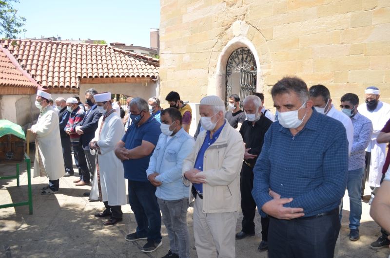 Saldırılarda hayatını kaybeden Filistinliler için gıyabi cenaze namazı kılındı
