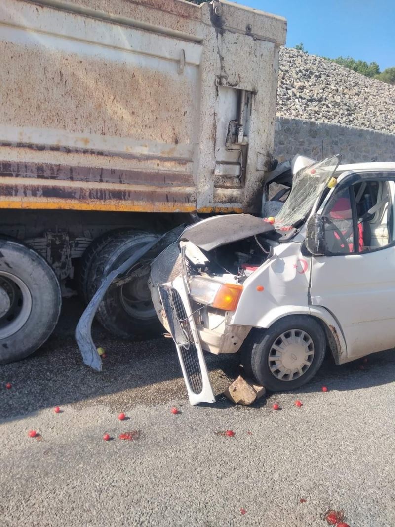 Simav’da trafik kazası: 1 ölü, 1 yaralı
