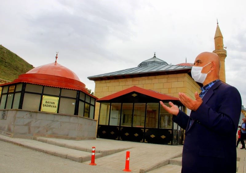 Gizemli yolu ve efsaneleriyle meşhur Abdurrahman Gazi Türbesi bu bayram boş kaldı
