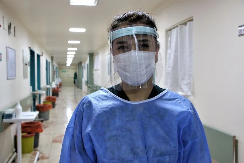 Bayramı hastanede geçiren sağlıkçılar anlattı, yüzler farklı talepler aynı dikkat
