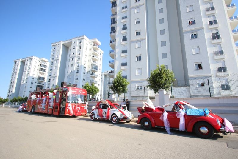 Büyükşehir’in bayram neşesi mobil konserleri sürüyor
