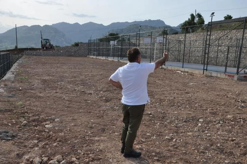 Başkan Tellioğlu bayramı çalışarak geçirdi
