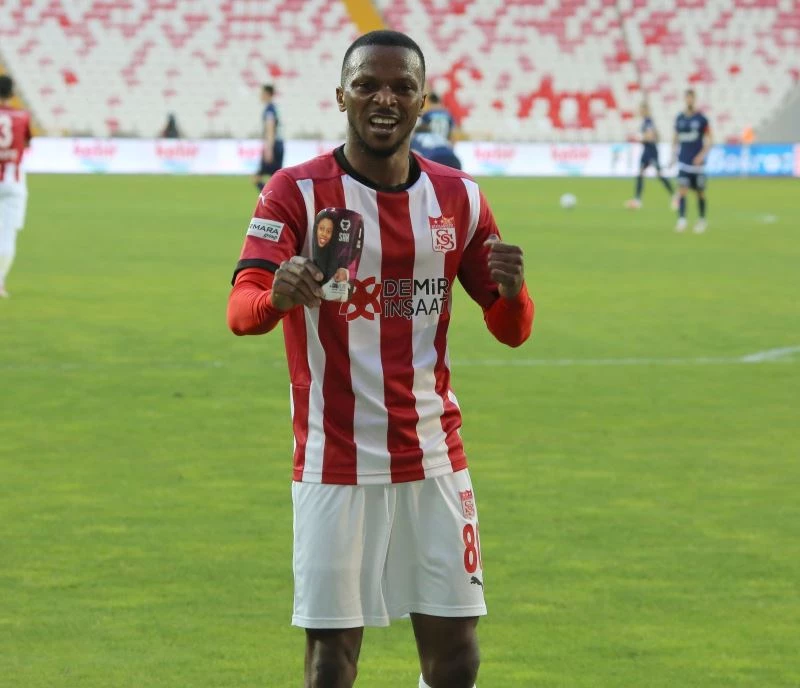 Kayode ligdeki 6. golünü attı