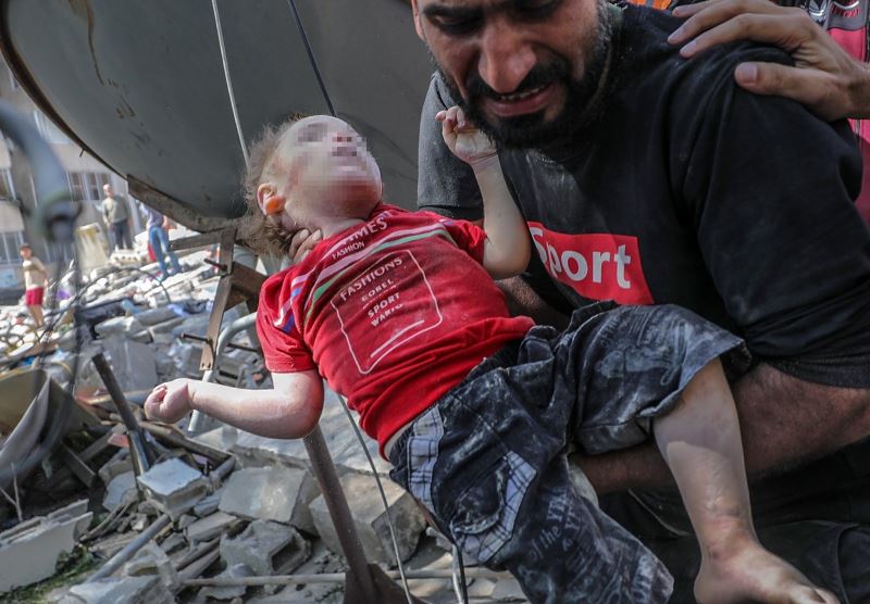 Filistin Sağlık Bakanlığı tarafından yapılan son açıklamada, Gazze’de hayatını kaybedenlerin sayısının 55’i çocuk, 33’ü kadın olmak üzere 188’e, yaralı sayısının ise bin 230’a yükseldiği belirtildi.
