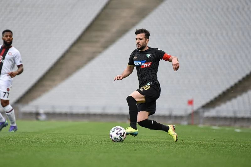 Denizlispor’dan ayrılacak 4 futbolcunun ismi netleşmeye başladı
