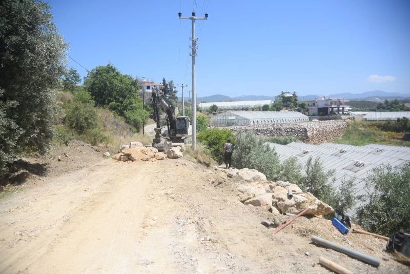 Toslak ve Türkler Mahallelerindeki yollar genişletiliyor
