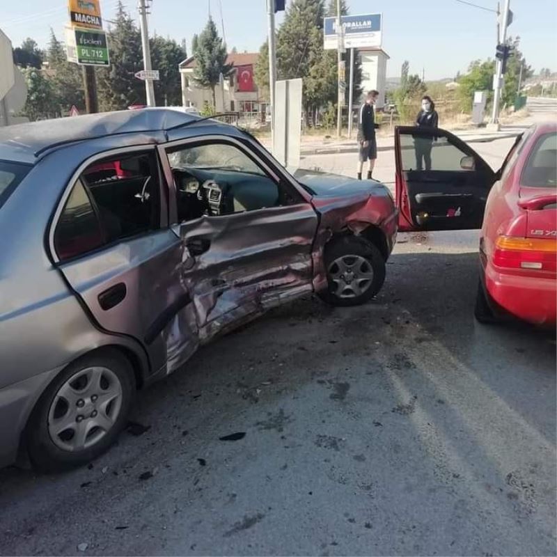 Burdur’da otomobiller çarpıştı: 1 yaralı

