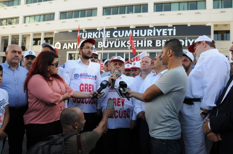 Antalya Büyükşehir Belediyesindeki grev 666’ıncı gününde
